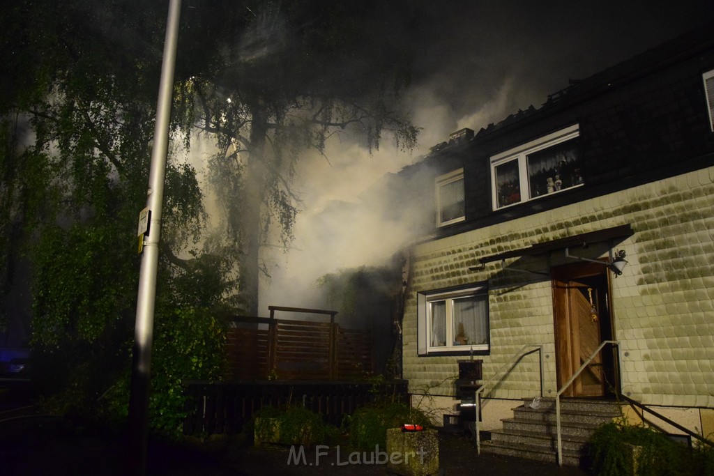 Grossfeuer Einfamilienhaus Siegburg Muehlengrabenstr P0247.JPG - Miklos Laubert